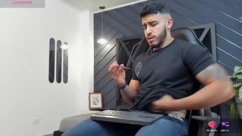 Snapshot of liam_kleiin chatting on November 8, 2025, 11:10 am LIAM KLEIN online show from November 8, 2025, 11:10 am