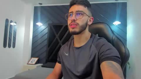 Snapshot of liam_kleiin chatting on November 11, 2025, 11:32 am LIAM KLEIN online show from November 11, 2025, 11:32 am