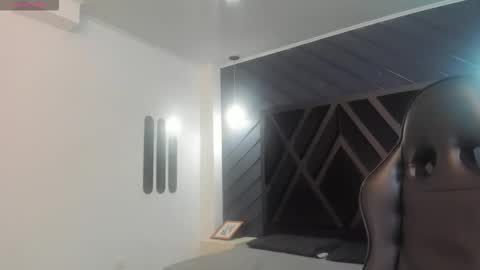 Snapshot of liam_kleiin chatting on November 12, 2025, 11:10 am LIAM KLEIN online show from November 12, 2025, 11:10 am