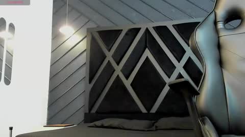 Snapshot of liam_kleiin chatting on November 20, 2025, 11:21 am LIAM KLEIN online show from November 20, 2025, 11:21 am