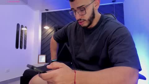 Snapshot of liam_kleiin chatting on November 30, 2025, 1:48 pm LIAM KLEIN online show from November 30, 2025, 1:48 pm