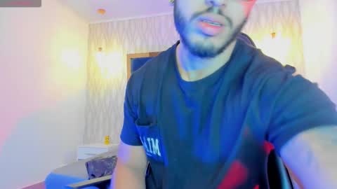 Snapshot of liam_kleiin chatting on December 1, 2025, 11:15 am LIAM KLEIN online show from December 1, 2025, 11:15 am