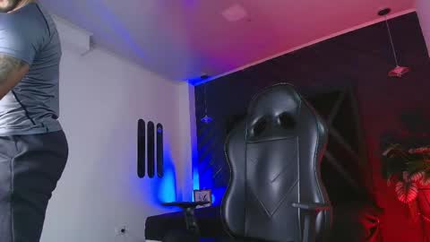 LIAM KLEIN online show from April 6, 2026, 11:11 am