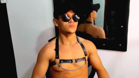 liam_knight online show from October 31, 2025, 2:34 am