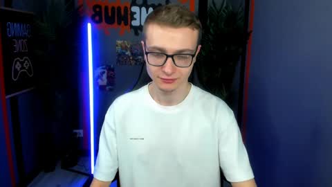 Snapshot of liam_milton chatting on May 26, 2026, 8:21 am Liam online show from May 26, 2026, 8:21 am