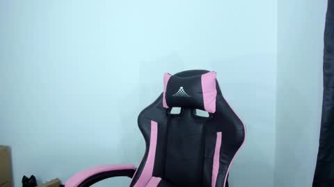 liam_oasiss online show from December 30, 2024, 5:48 am