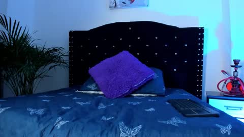 Call me Lian online show from April 14, 2026, 12:11 pm