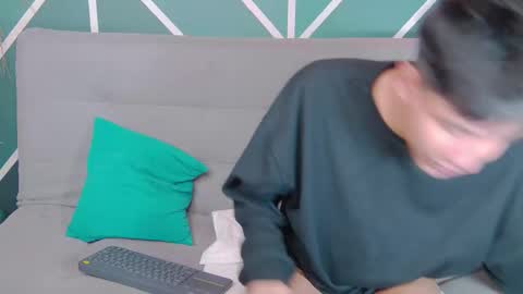 Liam online show from December 19, 2025, 1:40 pm