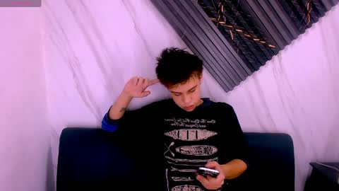 liam_york online show from April 12, 2026, 3:44 am