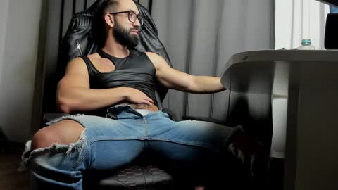 Snapshot of liamaesthetic chatting on December 5, 2024, 5:26 am Liam online show from December 5, 2024, 5:26 am