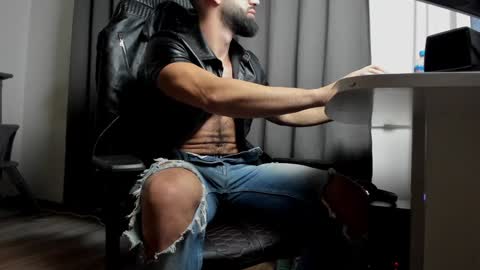 Snapshot of liamaesthetic chatting on December 8, 2024, 6:54 am Liam online show from December 8, 2024, 6:54 am