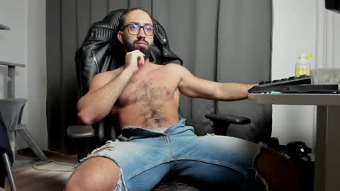 Snapshot of liamaesthetic chatting on January 30, 2025, 7:50 am Liam online show from January 30, 2025, 7:50 am