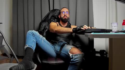 Snapshot of liamaesthetic chatting on March 2, 2025, 9:43 pm Liam online show from March 2, 2025, 9:43 pm