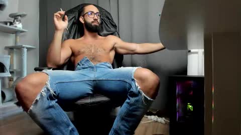 Snapshot of liamaesthetic chatting on October 25, 2025, 7:27 am Liam online show from October 25, 2025, 7:27 am