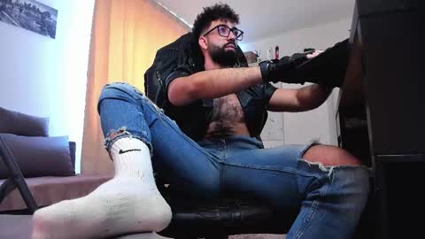 Liam online show from February 20, 2026, 8:27 am