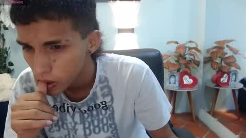 Snapshot of liamblack16 chatting on October 20, 2025, 12:16 pm LiamBlack16 online show from October 20, 2025, 12:16 pm