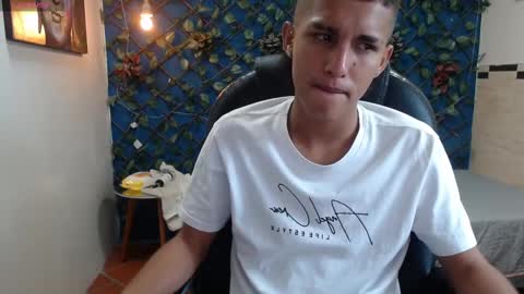 Snapshot of liamblack16 chatting on October 23, 2025, 12:15 pm LiamBlack16 online show from October 23, 2025, 12:15 pm