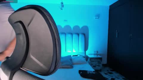 Snapshot of liamdeep_ chatting on September 17, 2025, 4:14 am LiamDeep online show from September 17, 2025, 4:14 am