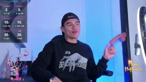 Snapshot of liamdeep_ chatting on October 13, 2025, 9:37 pm LiamDeep online show from October 13, 2025, 9:37 pm