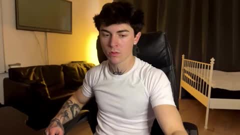 Liam online show from January 16, 2026, 2:32 pm