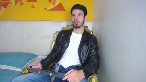 LiamLuxe online show from October 7, 2025, 1:19 pm