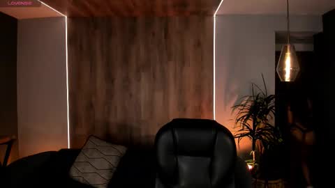 Liam online show from November 23, 2025, 3:50 am