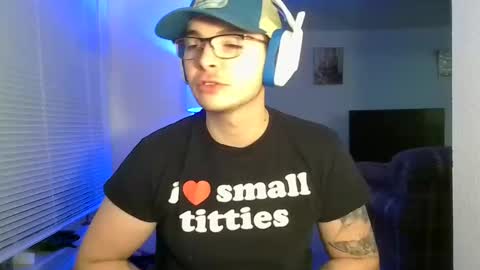 Snapshot of liamnotsonormal chatting on December 22, 2024, 6:17 am LiamNotSoNormal online show from December 22, 2024, 6:17 am