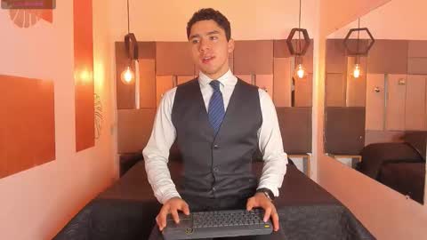 Liam online show from December 17, 2025, 12:55 pm