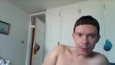 Snapshot of liamrosezn chatting on May 1, 2026, 8:08 am LiamRose online show from May 1, 2026, 8:08 am