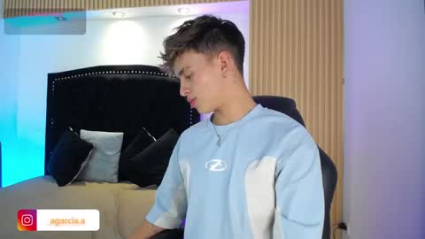 liam online show from April 19, 2026, 9:39 pm