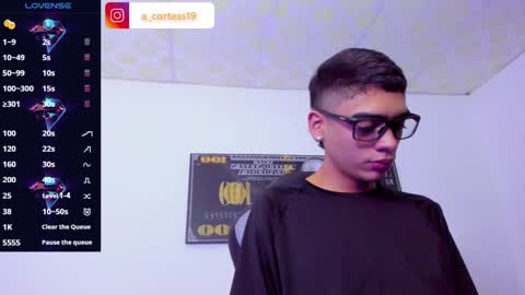 Snapshot of lian_23_ chatting on December 4, 2024, 1:20 pm online show from December 4, 2024, 1:20 pm