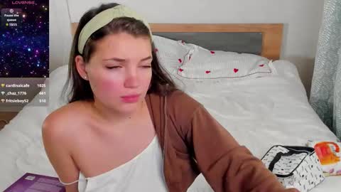 liana_8 online show from November 13, 2025, 5:01 pm