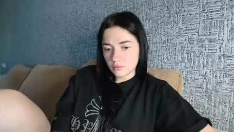 Snapshot of liana_diva chatting on July 19, 2026, 9:35 am liana_diva online show from July 19, 2026, 9:35 am