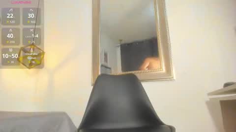 lianfox_ online show from September 19, 2025, 12:28 pm