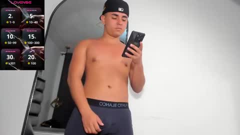 lianfox_ online show from July 21, 2026, 12:40 pm