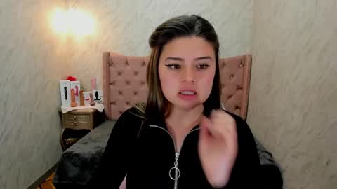 Snapshot of lianngrace chatting on February 22, 2025, 8:09 pm Grace online show from February 22, 2025, 8:09 pm