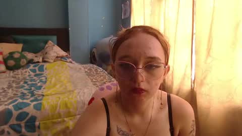 Lia Roberts online show from February 5, 2025, 6:15 pm