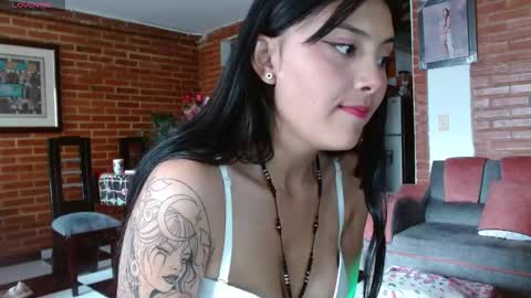 Liarouse04 online show from February 7, 2026, 1:04 pm