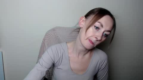 Lia online show from March 17, 2026, 12:41 pm