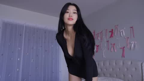 Lia online show from May 17, 2026, 2:42 am