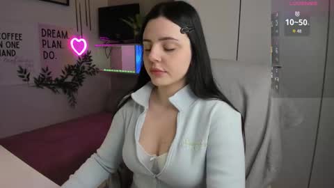 Snapshot of liawoow chatting on November 17, 2025, 8:20 am Lia online show from November 17, 2025, 8:20 am