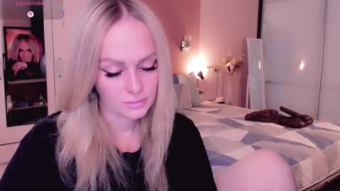 Snapshot of libby_nora chatting on October 6, 2025, 9:18 am Libby online show from October 6, 2025, 9:18 am