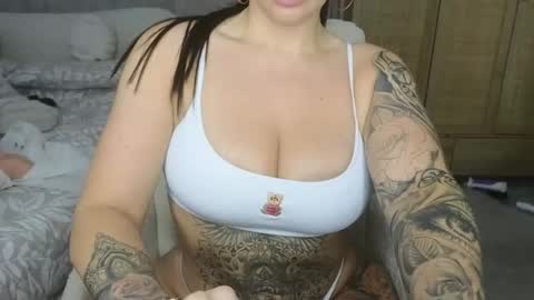 Snapshot of libbyloveheartx chatting on October 16, 2025, 4:08 pm Libby online show from October 16, 2025, 4:08 pm