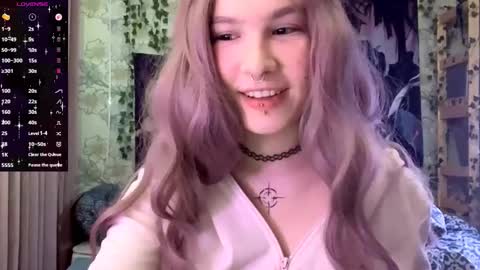 Lola online show from September 26, 2025, 7:07 pm
