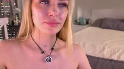 Elena online show from November 30, 2025, 3:38 pm