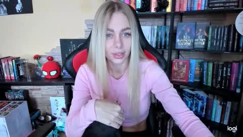 Snapshot of library_girl chatting on February 11, 2026, 7:13 am Anna online show from February 11, 2026, 7:13 am