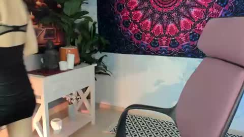Hey My name is Lida online show from June 30, 2026, 9:32 am