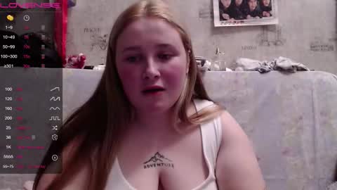 light_lunaa online show from October 28, 2025, 3:04 pm