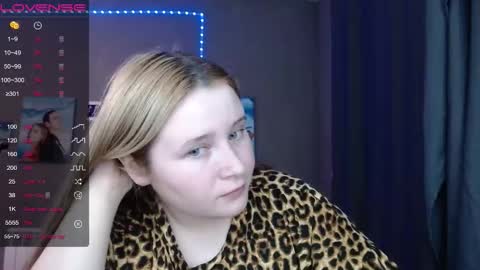 light_lunaa online show from November 20, 2025, 2:50 pm