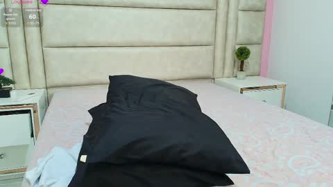 Lia  online show from May 25, 2026, 5:52 pm